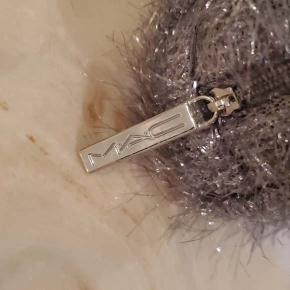 "Firework Like A Charm" M.A.C Mini Pouch/Lipstick - Picture 9 of 16